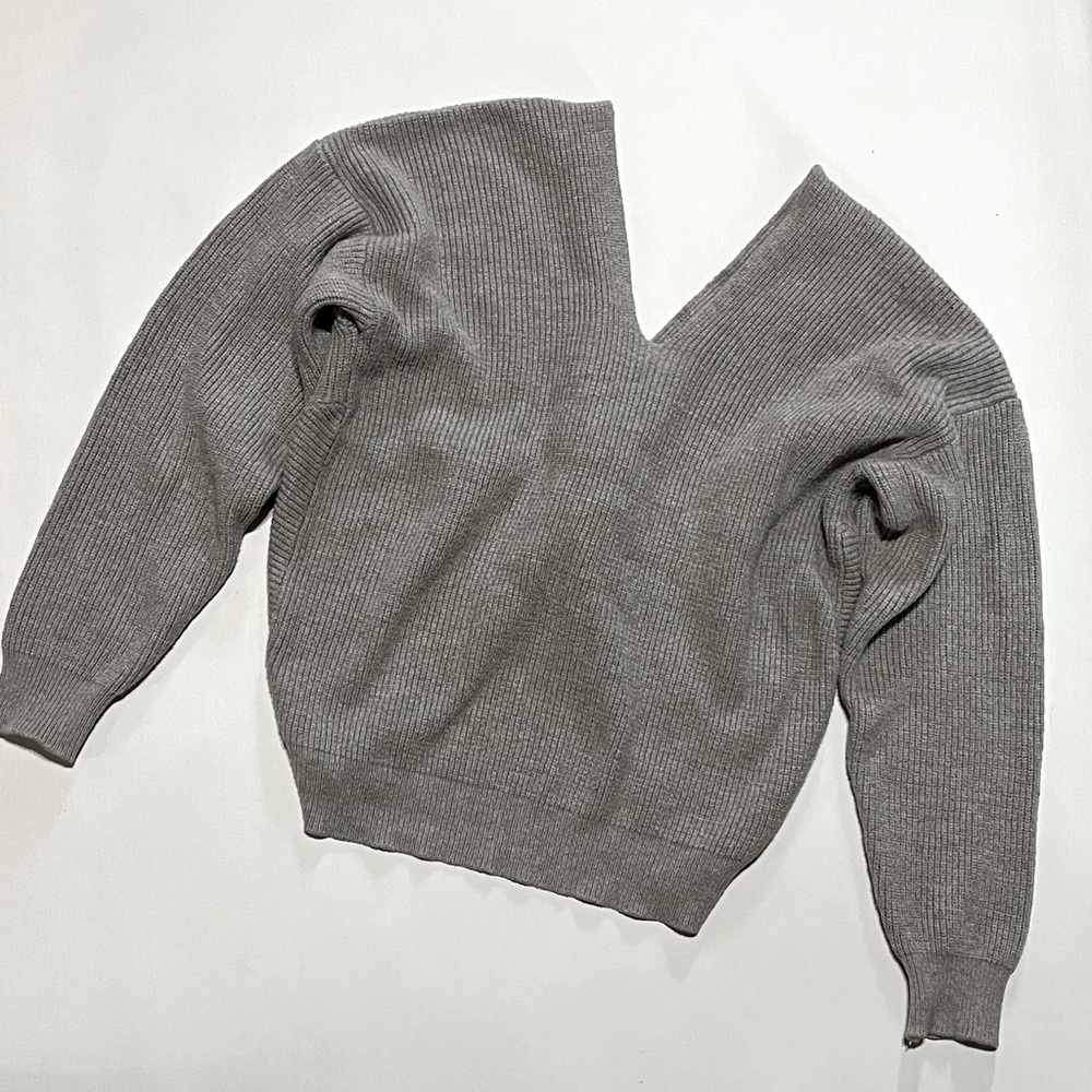 Forever 21 Size 0X Twist Back Sweater Like New